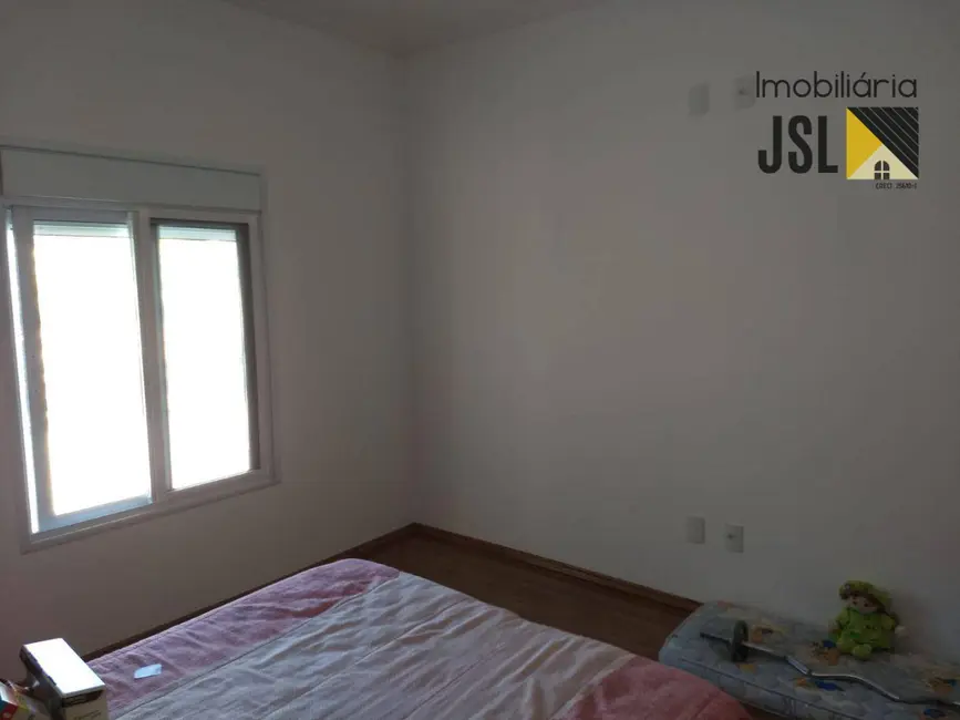 Foto 9 de Sobrado com 3 quartos à venda, 204m2 em Jardim Julieta, Cacapava - SP