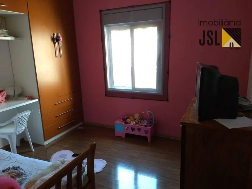 Foto 8 de Sobrado com 3 quartos à venda, 204m2 em Jardim Julieta, Cacapava - SP