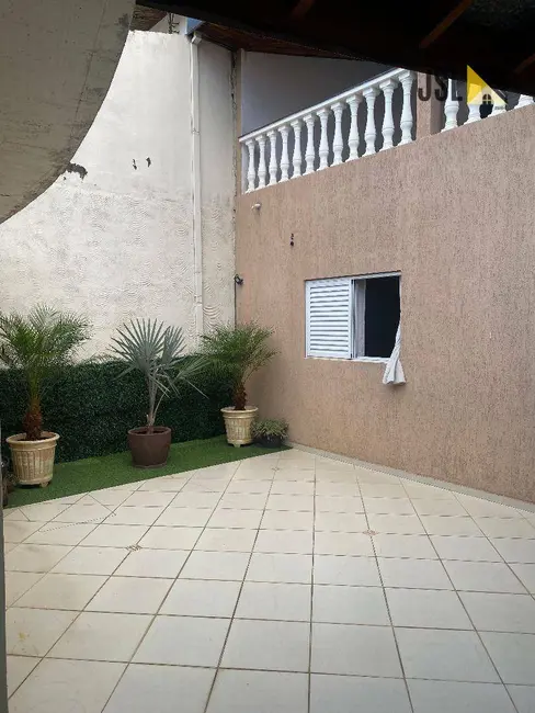 Foto 3 de Sobrado com 3 quartos à venda, 385m2 em Borda da Mata, Cacapava - SP