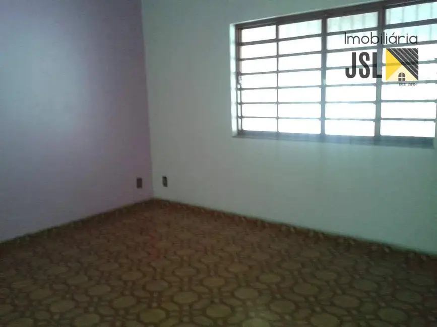 Foto 2 de Casa com 3 quartos à venda, 150m2 em Vila Resende, Cacapava - SP