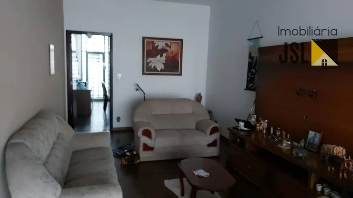 Foto 3 de Sobrado com 5 quartos à venda, 390m2 em Centro, Cacapava - SP