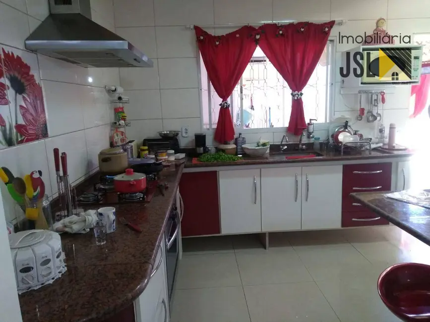 Foto 6 de Sobrado com 2 quartos à venda, 175m2 em Parque Residencial Maria Elmira, Cacapava - SP