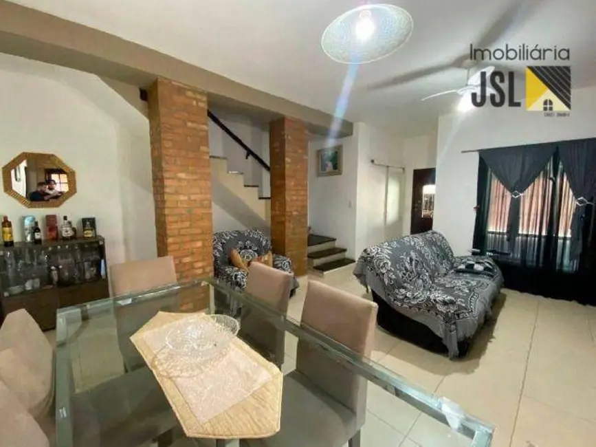 Foto 5 de Sobrado com 3 quartos à venda, 250m2 em Village das Flores, Cacapava - SP