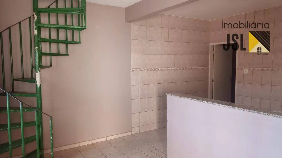 Foto 2 de Sobrado com 4 quartos à venda, 140m2 em Borda da Mata, Cacapava - SP