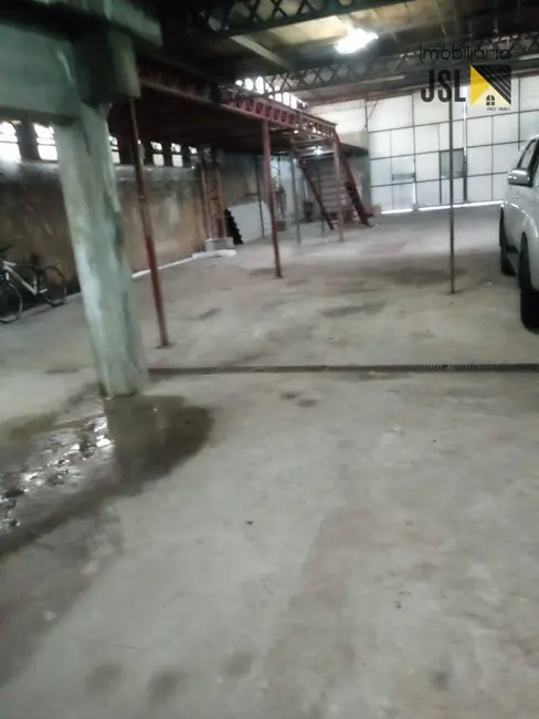 Foto 2 de Armazém / Galpão à venda, 300m2 em Jardim Maria Cândida, Cacapava - SP