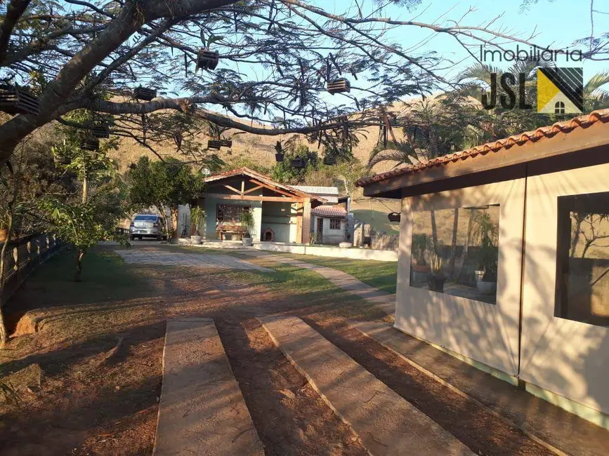 Foto 2 de Chácara com 3 quartos à venda, 1300m2 em Monteiro Lobato - SP