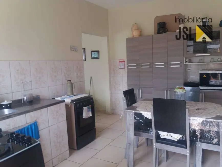 Foto 3 de Casa com 2 quartos à venda, 150m2 em Vila Bandeirantes, Cacapava - SP