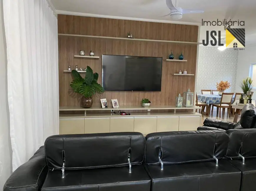 Foto 4 de Casa com 3 quartos à venda, 388m2 em Vila Resende, Cacapava - SP