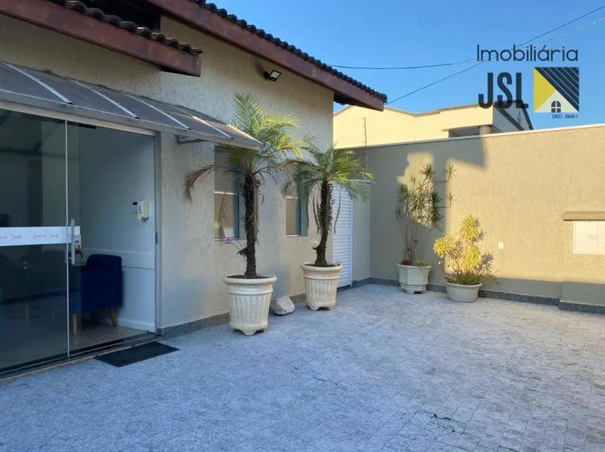 Foto 1 de Casa com 3 quartos à venda, 388m2 em Vila Resende, Cacapava - SP