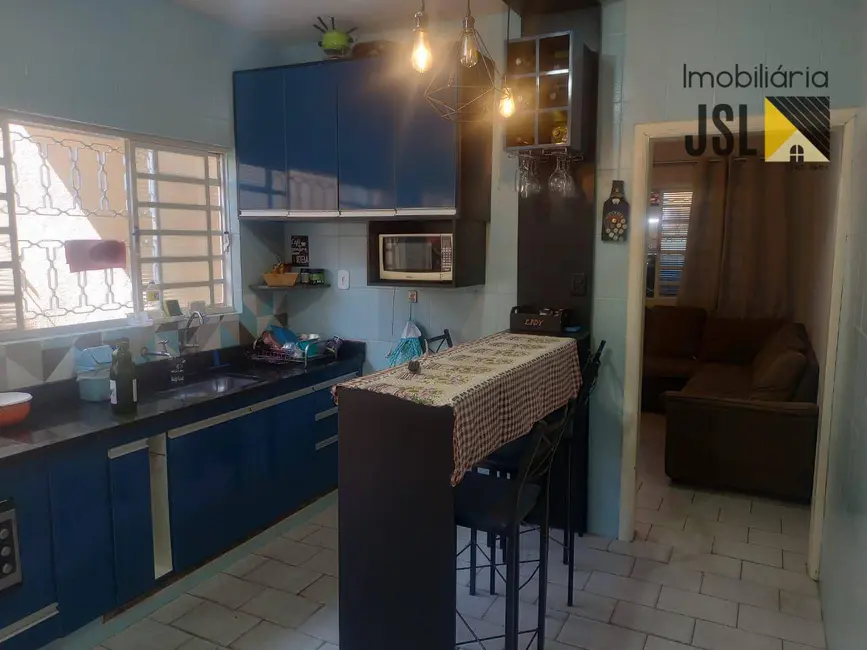 Foto 5 de Sobrado com 4 quartos à venda, 150m2 em Vila Bandeirantes, Cacapava - SP