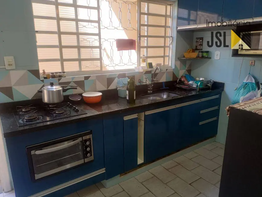 Foto 7 de Sobrado com 4 quartos à venda, 150m2 em Vila Bandeirantes, Cacapava - SP