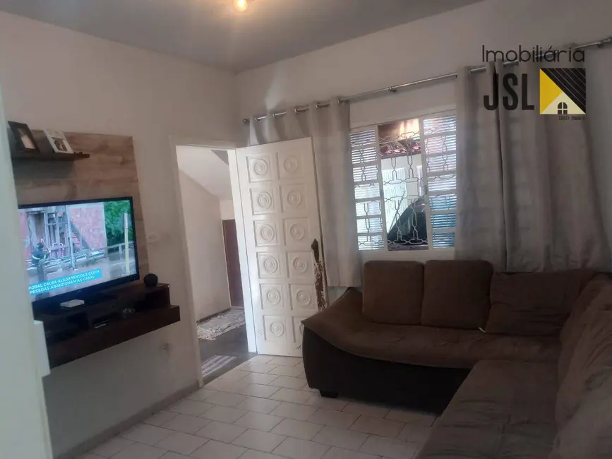 Foto 3 de Sobrado com 4 quartos à venda, 150m2 em Vila Bandeirantes, Cacapava - SP