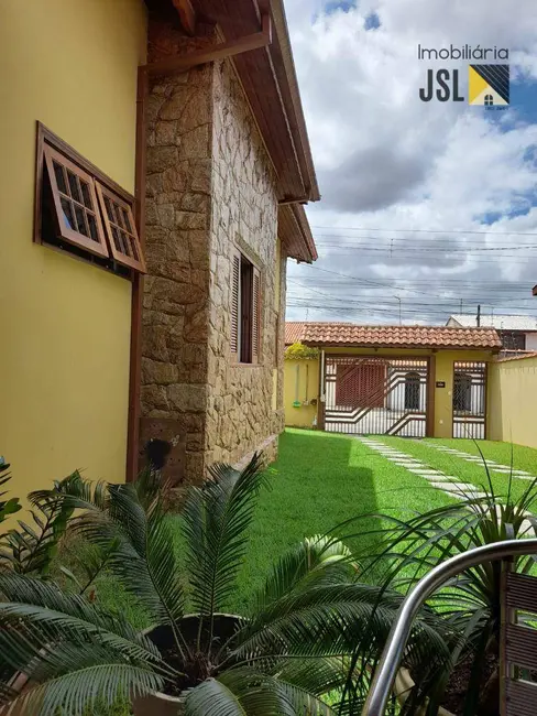 Foto 3 de Casa com 3 quartos à venda, 259m2 em Vila Antônio Augusto Luiz, Cacapava - SP