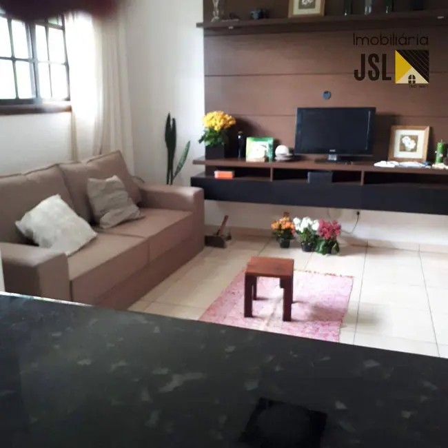 Foto 1 de Casa com 2 quartos à venda, 175m2 em Parque Residencial Santo André, Cacapava - SP