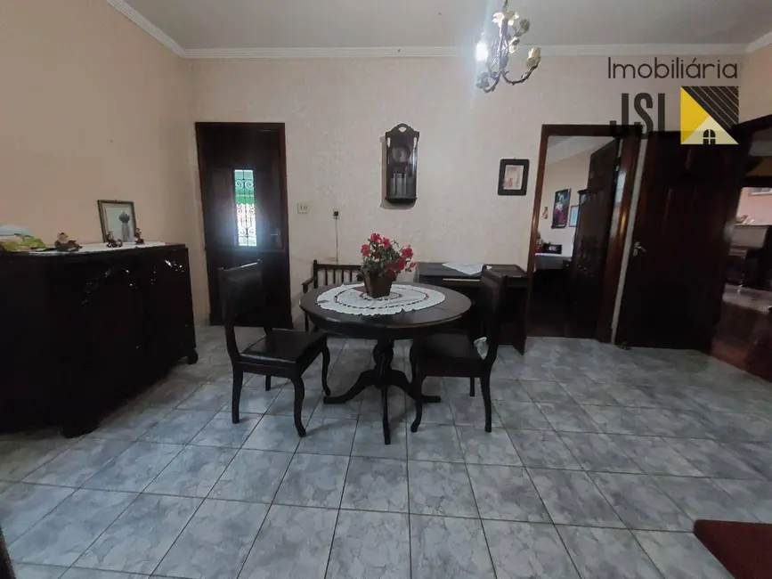 Foto 8 de Casa com 5 quartos para alugar, 1200m2 em Vila Resende, Cacapava - SP