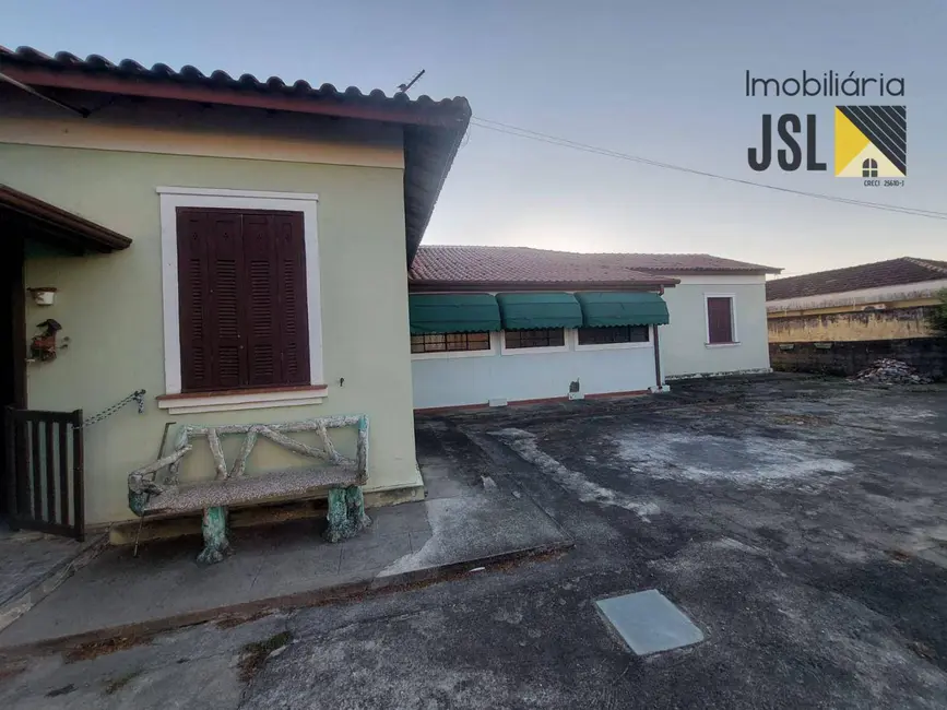 Foto 9 de Casa com 5 quartos para alugar, 1200m2 em Vila Resende, Cacapava - SP