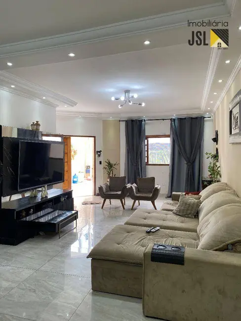 Sobrado com 4 quartos à venda, 175m2 em Cacapava - SP - imagem 3 Foto 3 de Sobrado com 4 quartos à venda, 175m2 em Cacapava - SP