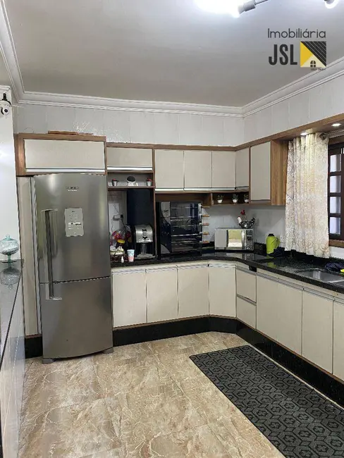 Sobrado com 4 quartos à venda, 175m2 em Cacapava - SP - imagem 6 Foto 6 de Sobrado com 4 quartos à venda, 175m2 em Cacapava - SP