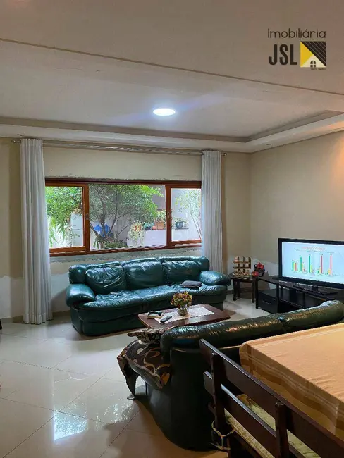 Foto 8 de Casa com 3 quartos à venda, 250m2 em Village das Flores, Cacapava - SP