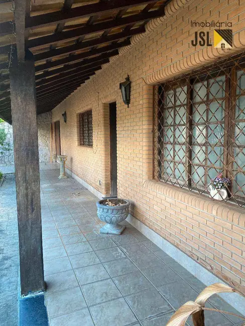 Foto 2 de Casa com 3 quartos à venda e para alugar, 375m2 em Cacapava - SP