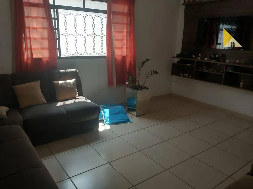 Foto 2 de Casa com 3 quartos à venda, 250m2 em Parque Residencial Nova Caçapava, Cacapava - SP