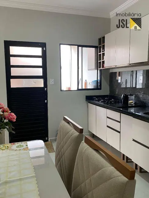 Sobrado com 2 quartos à venda, 110m2 em Borda da Mata, Cacapava - SP - imagem 6 Foto 6 de Sobrado com 2 quartos à venda, 110m2 em Borda da Mata, Cacapava - SP