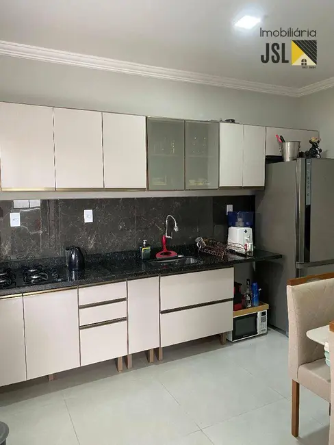 Sobrado com 2 quartos à venda, 110m2 em Borda da Mata, Cacapava - SP - imagem 5 Foto 5 de Sobrado com 2 quartos à venda, 110m2 em Borda da Mata, Cacapava - SP