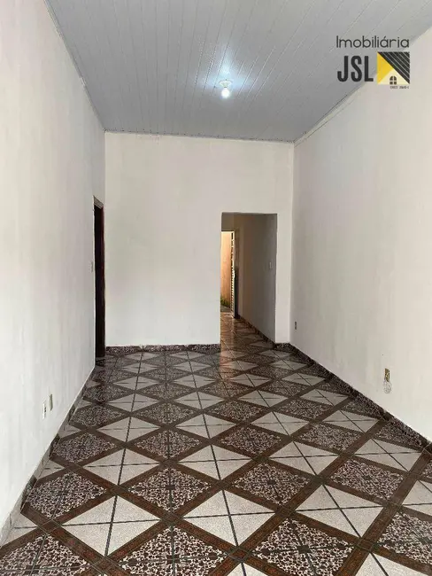 Foto 3 de Casa com 2 quartos à venda e para alugar, 138m2 em Vila Resende, Cacapava - SP