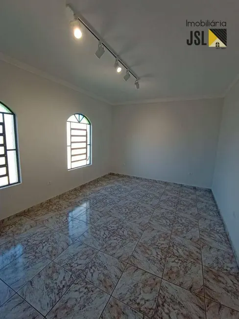 Foto 4 de Casa com 3 quartos à venda, 300m2 em Parque Residencial Maria Elmira, Cacapava - SP