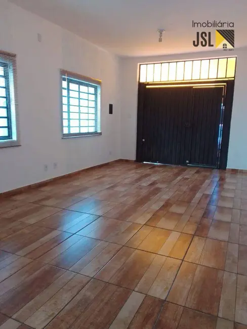 Foto 1 de Loja à venda e para alugar, 150m2 em Vila São João, Cacapava - SP