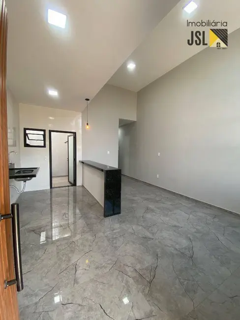 Foto 2 de Casa com 2 quartos à venda, 130m2 em Chácara Germana, Cacapava - SP