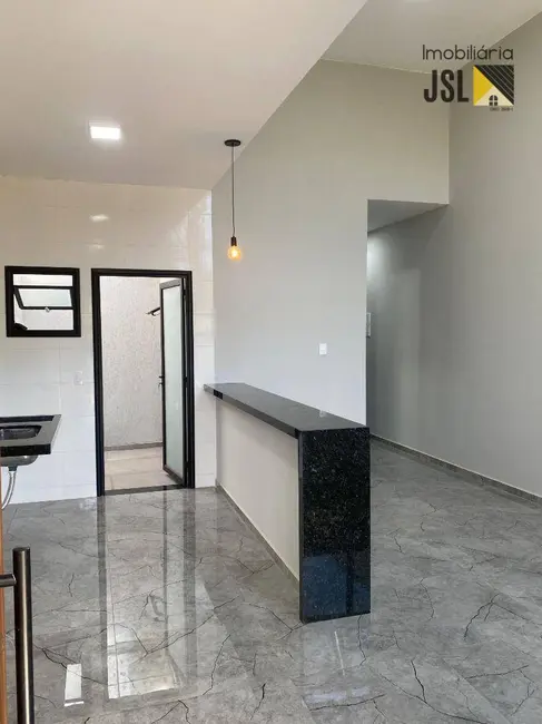 Foto 3 de Casa com 2 quartos à venda, 130m2 em Chácara Germana, Cacapava - SP