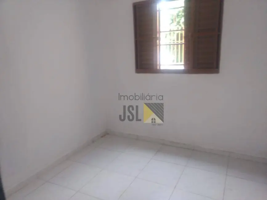 Foto 3 de Casa com 2 quartos à venda, 187m2 em Vila Santos, Cacapava - SP