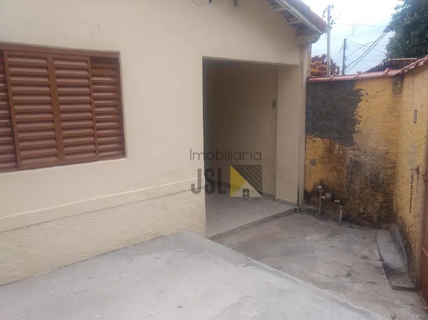 Foto 1 de Casa com 2 quartos à venda, 187m2 em Vila Santos, Cacapava - SP