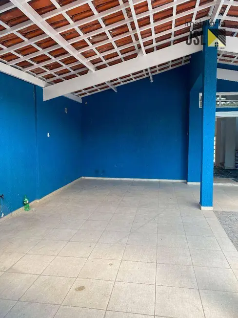 Foto 2 de Sobrado com 4 quartos à venda e para alugar, 330m2 em Vila Independência, Cacapava - SP