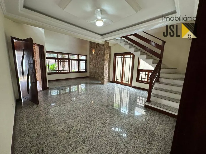 Foto 2 de Sobrado com 4 quartos à venda, 360m2 em Vila Resende, Cacapava - SP