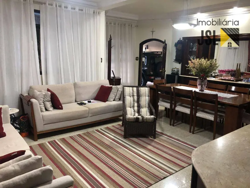 Foto 5 de Sobrado com 3 quartos à venda, 352m2 em Vila Antônio Augusto Luiz, Cacapava - SP