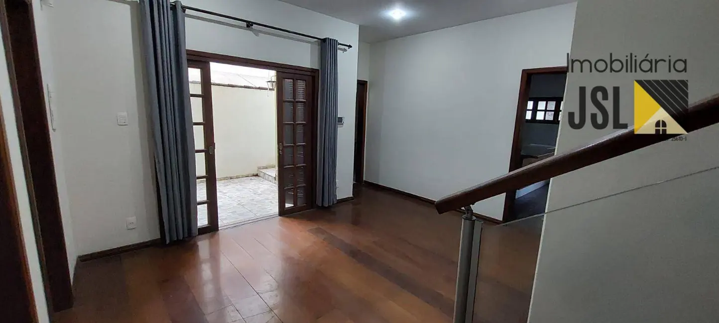 Foto 6 de Sobrado com 6 quartos à venda, 390m2 em Vila Resende, Cacapava - SP