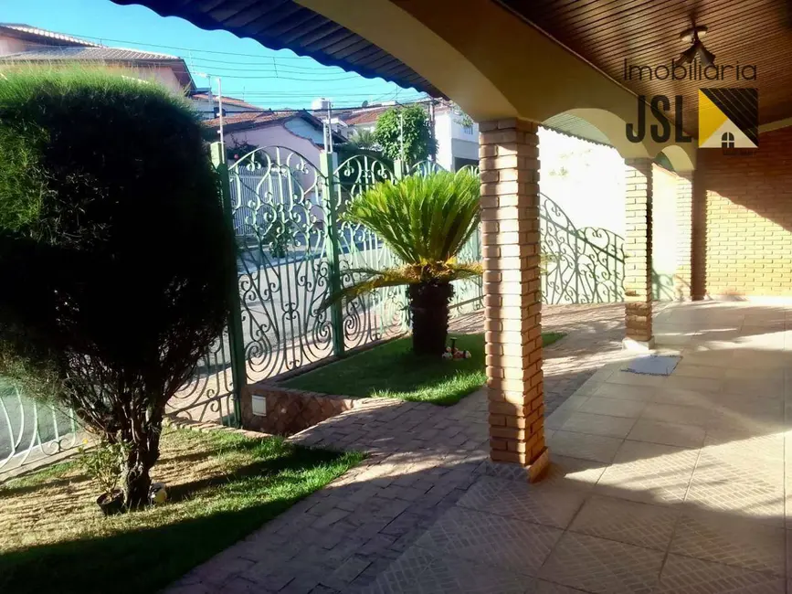 Foto 3 de Casa com 3 quartos à venda, 335m2 em Vila São João, Cacapava - SP