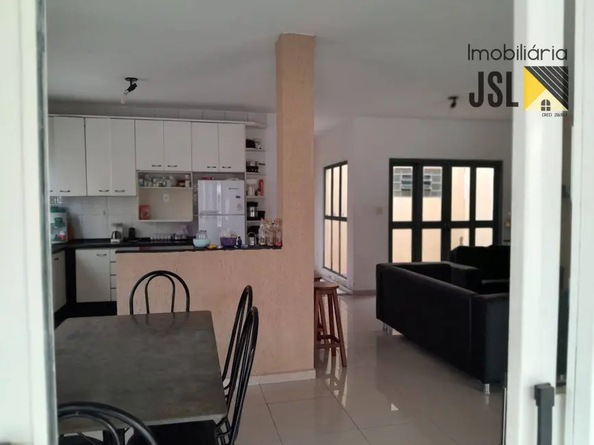 Foto 4 de Casa com 3 quartos à venda, 300m2 em Vila Santos, Cacapava - SP