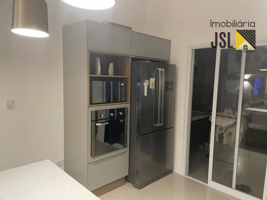 Foto 4 de Casa de Condomínio com 3 quartos à venda, 300m2 em Parque Residencial Maria Elmira, Cacapava - SP