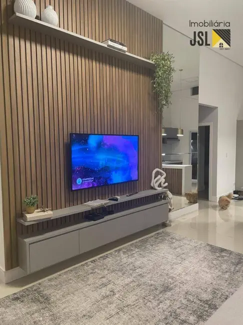 Foto 2 de Casa de Condomínio com 3 quartos à venda, 300m2 em Parque Residencial Maria Elmira, Cacapava - SP