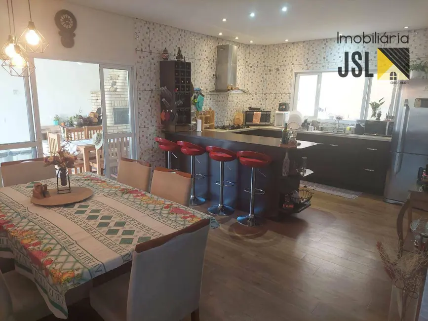 Foto 4 de Sobrado com 3 quartos à venda, 326m2 em Cacapava - SP