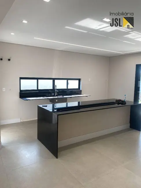 Foto 4 de Casa de Condomínio com 3 quartos à venda, 360m2 em Parque Residencial Maria Elmira, Cacapava - SP