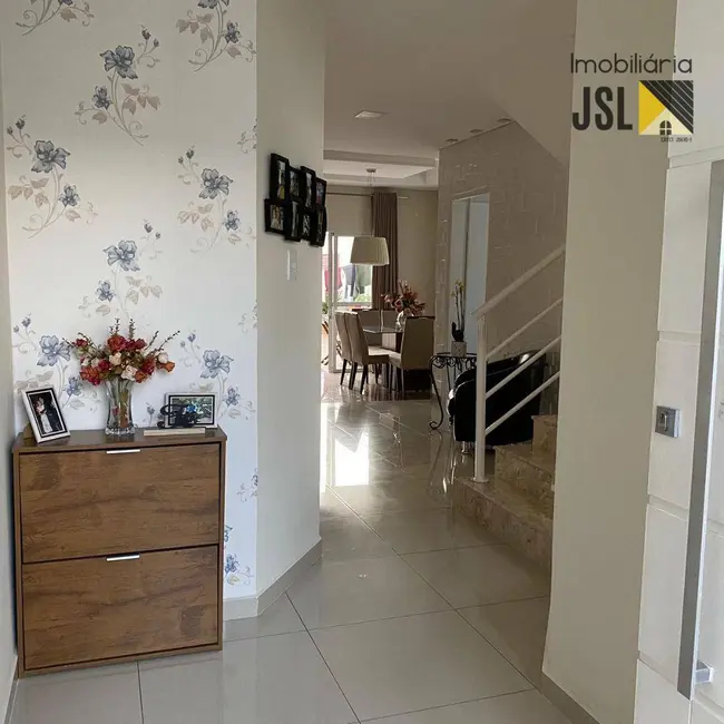 Sobrado com 5 quartos à venda, 350m2 em Portal das Colinas, Guaratingueta - SP - imagem 4 Foto 4 de Sobrado com 5 quartos à venda, 350m2 em Portal das Colinas, Guaratingueta - SP