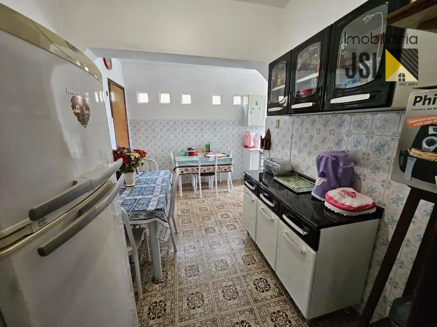 Foto 6 de Casa com 3 quartos à venda, 290m2 em Vila Santos, Cacapava - SP