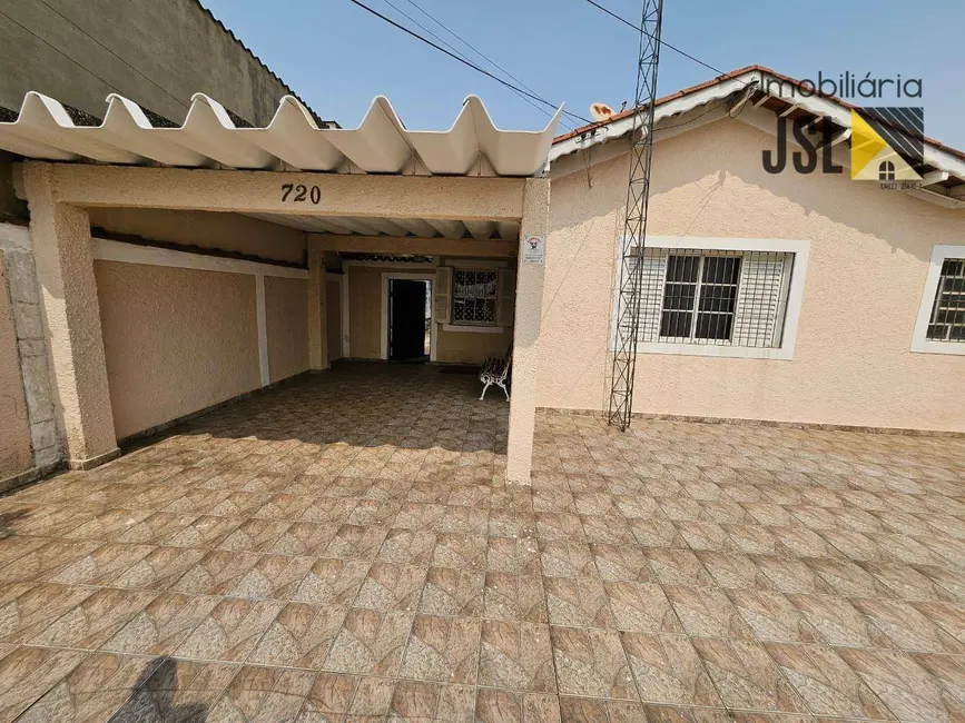 Foto 1 de Casa com 3 quartos à venda, 290m2 em Vila Santos, Cacapava - SP