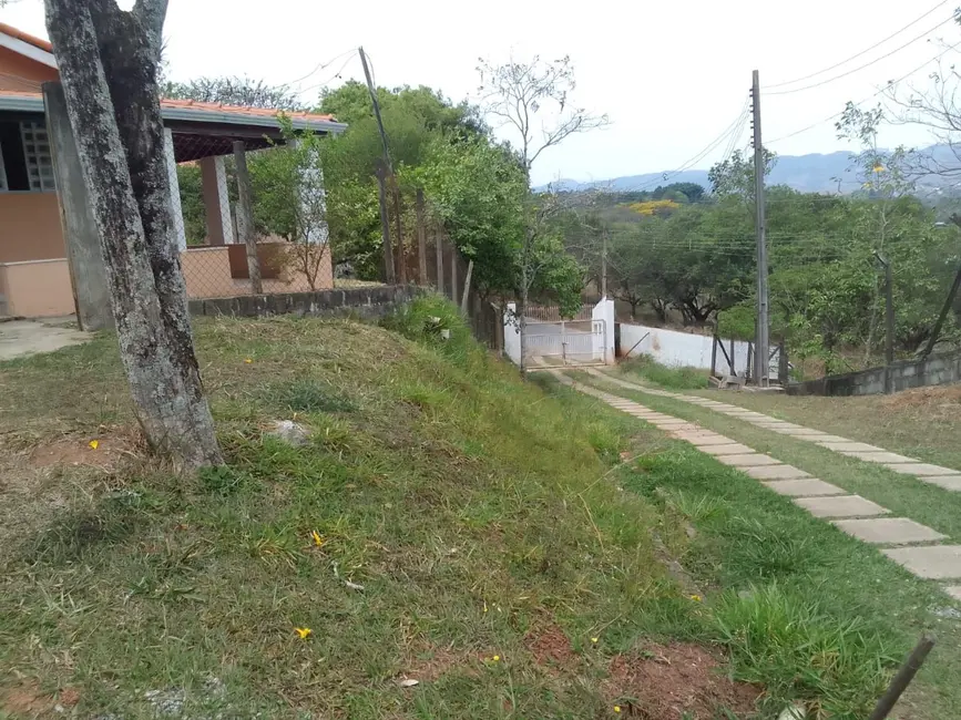 Foto 2 de Casa com 2 quartos para alugar, 500m2 em Padre Marcelo, Cacapava - SP