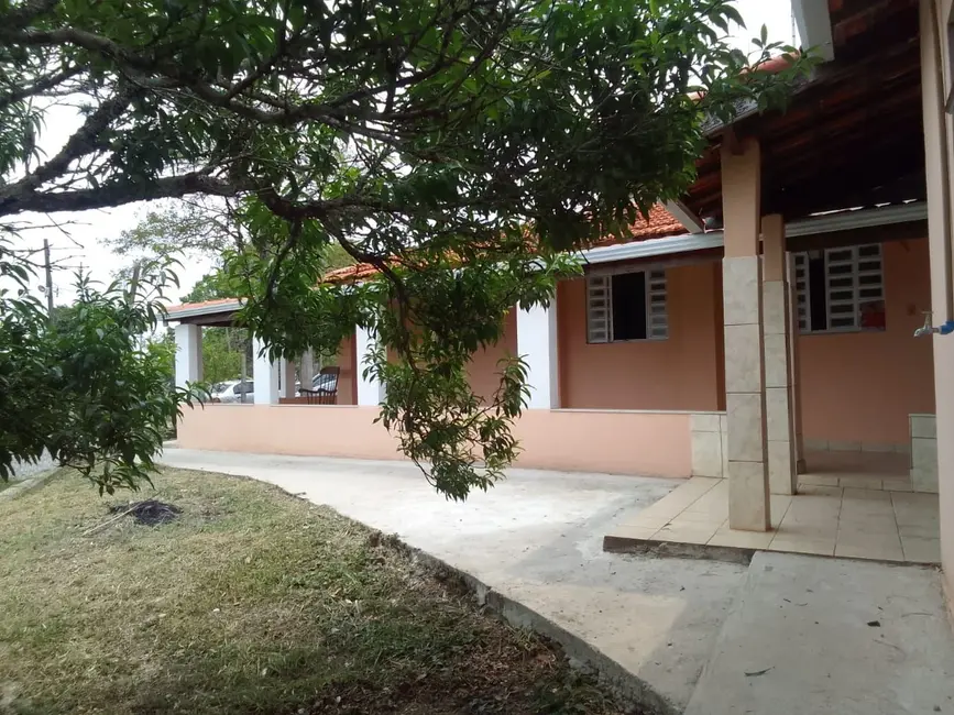 Foto 1 de Casa com 2 quartos para alugar, 500m2 em Padre Marcelo, Cacapava - SP