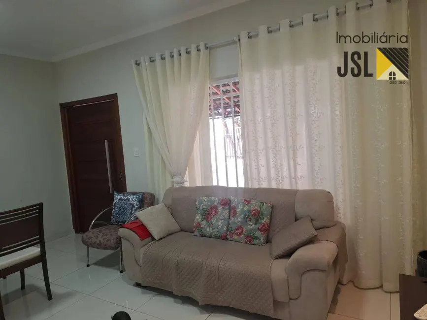 Foto 4 de Casa com 3 quartos à venda, 229m2 em Jardim Maria Cândida, Cacapava - SP